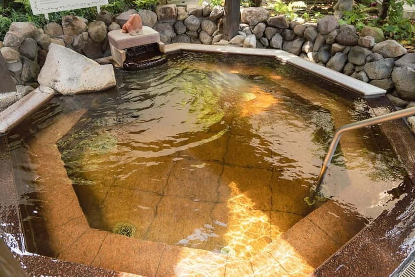 Osaka: Tennen Onsen Naniwa-no-Yu, the famous hot spring spa - What the public bath format means for you