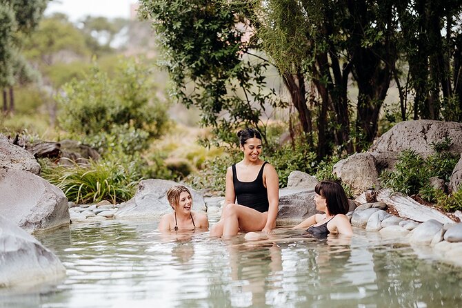 Polynesian Spa Rotorua: Deluxe Lake Spa Hot Spring Bathing - Why the lakefront setting matters
