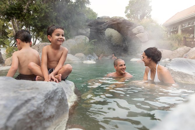 Polynesian Spa Rotorua: Deluxe Lake Spa Hot Spring Bathing - A sensible way to use the hot and cold pools