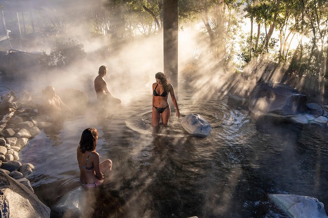 Polynesian Spa Rotorua: Deluxe Lake Spa Hot Spring Bathing - Changing rooms, recliners, and the indoor lounge