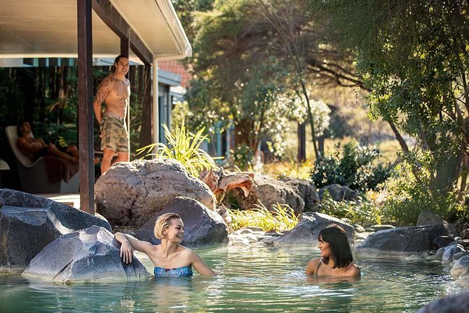 Polynesian Spa Rotorua: Deluxe Lake Spa Hot Spring Bathing - How crowded can it feel?