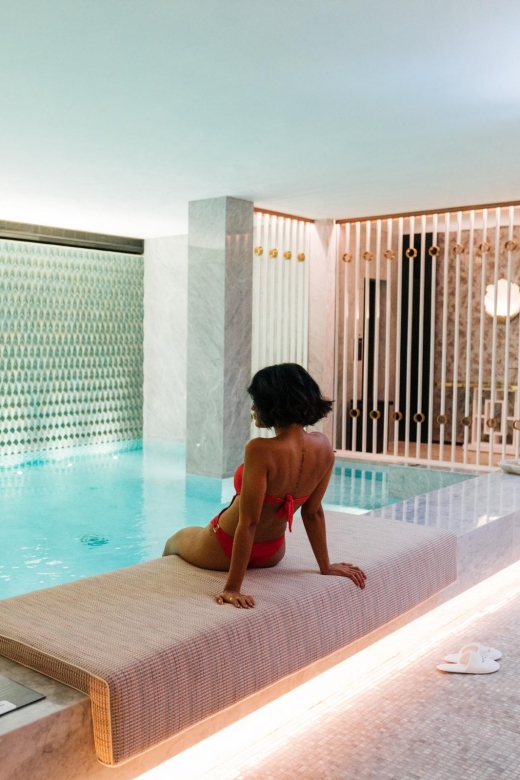 Porto: Relaxing by the pool, sauna and steam room - A sensible way to use the 60 minutes