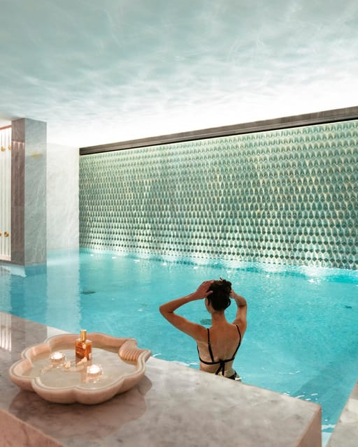 Porto: Relaxing by the pool, sauna and steam room - Starting at the hotel reception