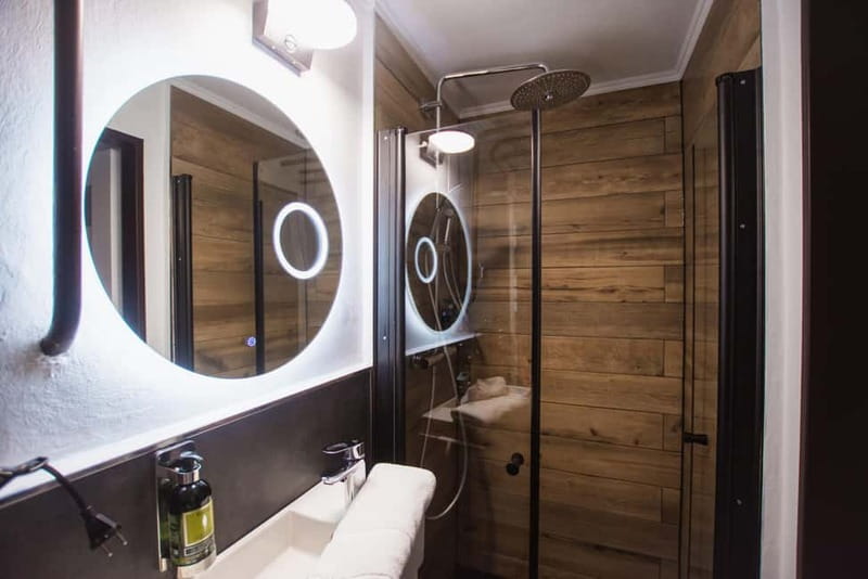 Prague: Modern Private Spa with Jacuzzi and/or Sauna - Getting there and handling the arrival