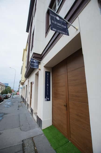 Prague: Modern Private Spa with Jacuzzi and/or Sauna - What the experience does best