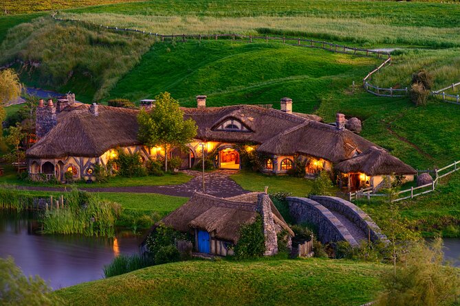 Private 2 Day Tour: Hobbiton, Waitomo, Rotorua Geothermal & Hamilton Gardens - Why this route works for a short New Zealand visit