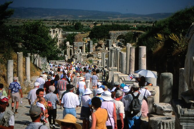 Private Ephesus Tour & Turkish Bath Hamam Experience in Kusadasi - What happens inside the traditional Turkish bath