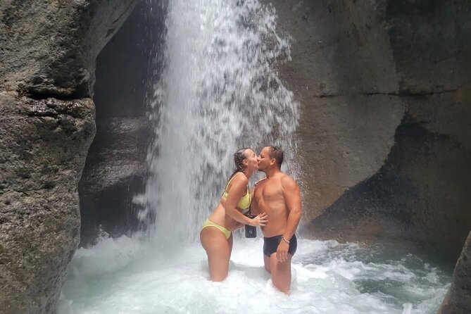 Private Fresh Water Lake, Waterfalls And Hot Springs Excursion - What the private guide adds