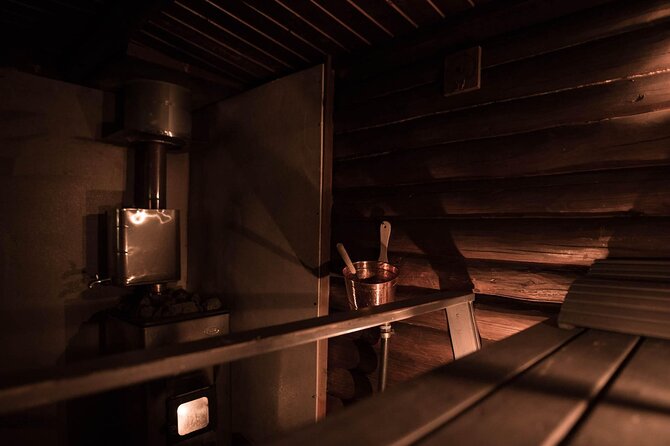 Private Lappish evening in the wilderness with traditional sauna and dinner - From Rovaniemi to a quiet cottage by the lake