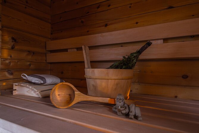 Private tour: Lappish evening (sauna, jacuzzi and dinner) - Cooling off, resting, and enjoying the quiet