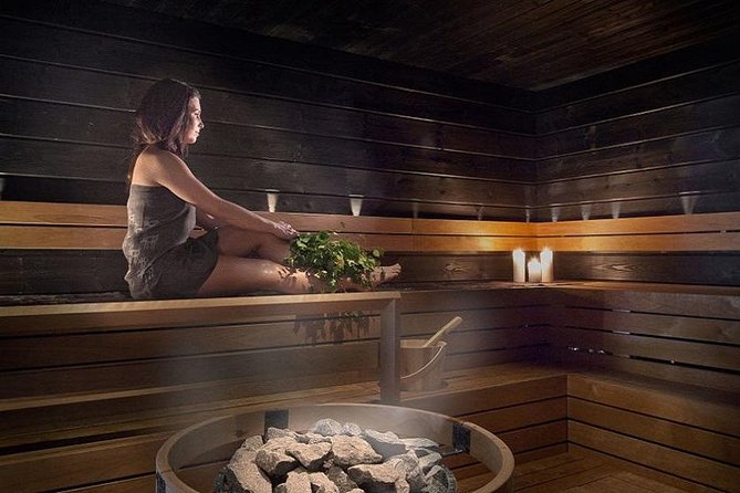Private Traditional Lakeside Sauna with Midnight Sun - Why a Finnish sauna beside a lake feels different