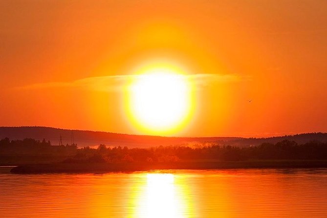 Private Traditional Lakeside Sauna with Midnight Sun - The journey from central Rovaniemi to the sauna