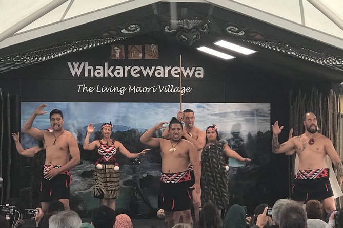 Private, via beaches, Kiwi farm to Rotorua 8 lakes & Geothermal - Whakarewarewa: Māori culture beside steaming earth