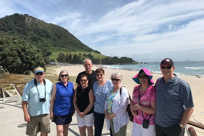 Private, via beaches, Kiwi farm to Rotorua 8 lakes & Geothermal - Lunch beside Lake Rotorua