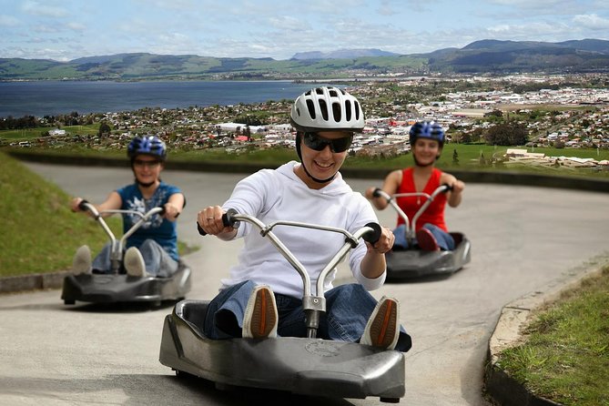 Private, via beaches, Kiwi farm to Rotorua 8 lakes & Geothermal - Te Puke and the business of kiwifruit