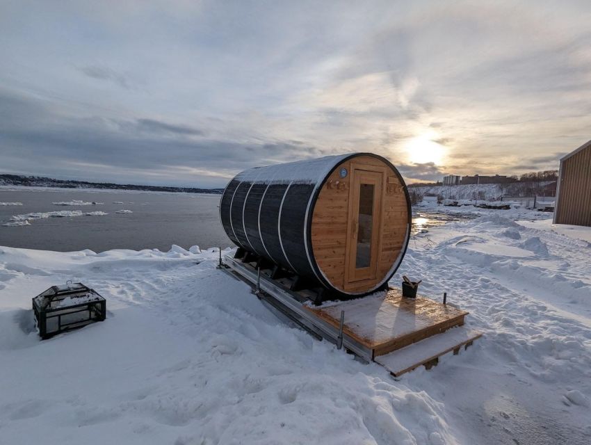 Quebec City: Ice Canoeing with Hot Chocolate & Sauna - On the St. Lawrence: row first, then push