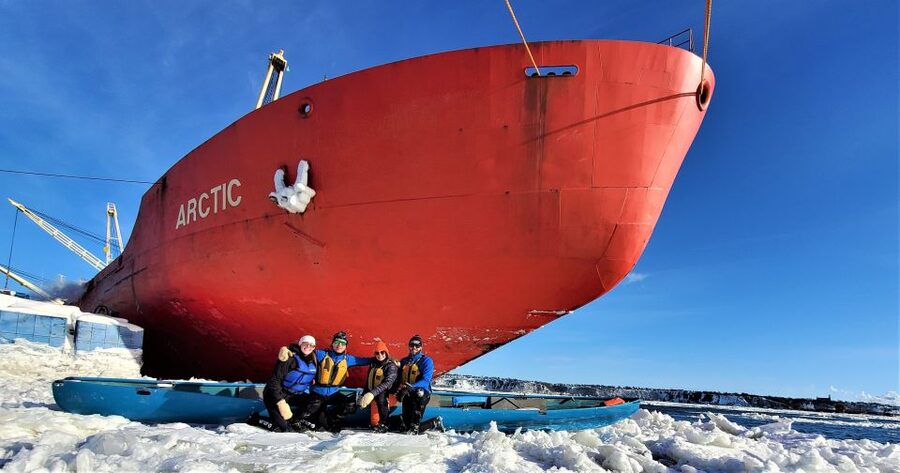 Quebec City: Ice Canoeing with Hot Chocolate & Sauna - Returning to shore and warming up