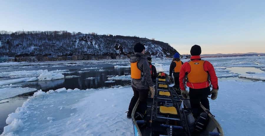 Quebec City: Sunset Ice Canoe Experience with Sauna - One hour on the St. Lawrence at sunset