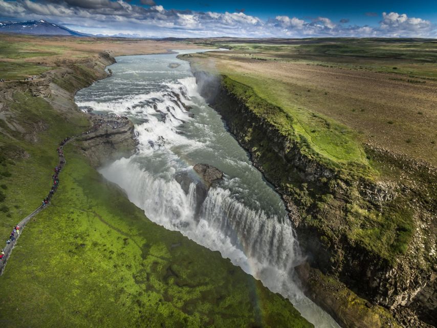 Reykjavik: Golden Circle Tour with Blue Lagoon Visit & Entry - Geysir and Strokkur’s sudden eruption