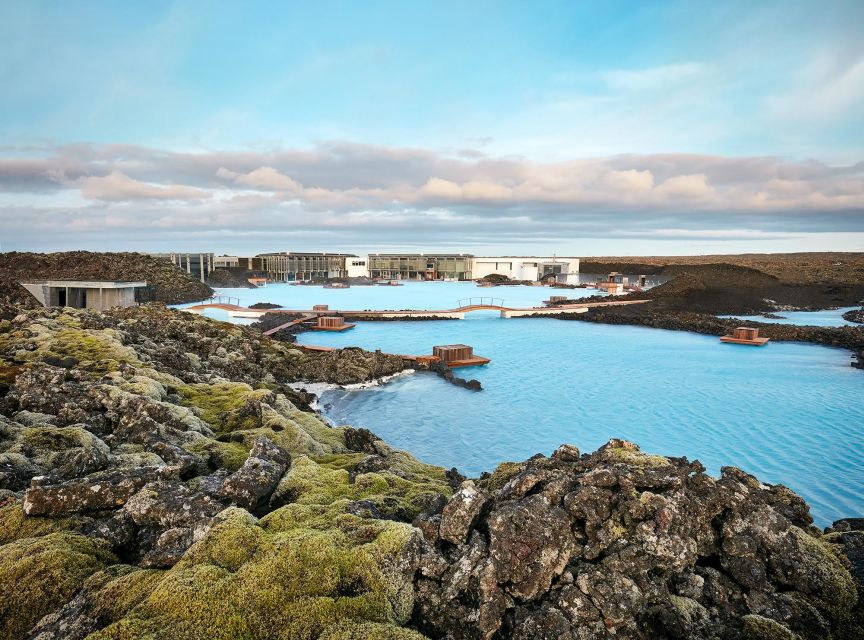 Reykjavik: Golden Circle Tour with Blue Lagoon Visit & Entry - Audio guides, live commentary, and the coach setup