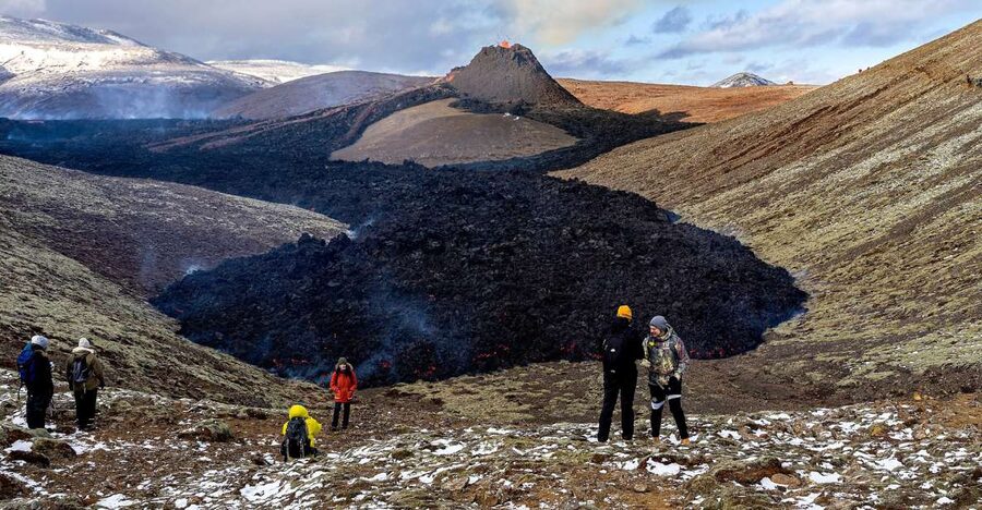 Reykjavík: Volcano Hike, Visit Grindavík and Blue Lagoon - Why this Reykjanes day works