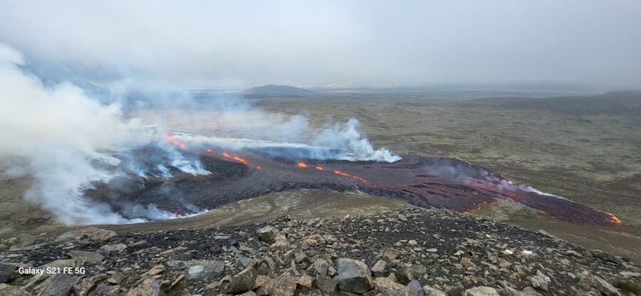 Reykjavík: Volcano Hike, Visit Grindavík and Blue Lagoon - Transport, timing, and what the nine hours feel like