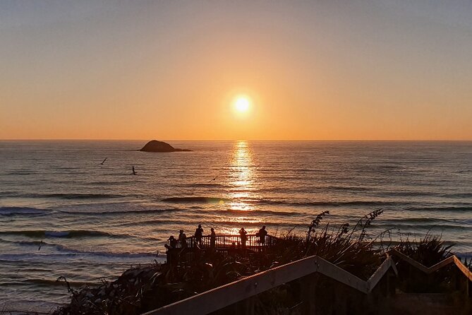 Romantic Auckland Sunset tour with Winery & Thermal pool - Sean and the small-group feel