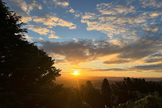 Romantic Auckland Sunset tour with Winery & Thermal pool - The Hunting Lodge and a proper winery dinner
