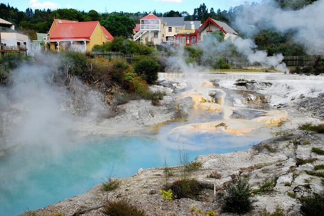 Rotorua Geothermal Living Maori Village Tour Whakarewarewa 6.5hours Tour - Pohutu geyser and the power under Rotorua