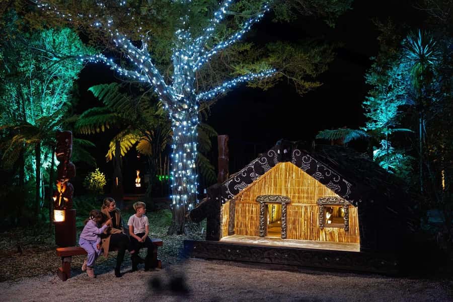 Rotorua: Marama Geyser Light Trail & Geothermal Experience - Music by Maisey Rika gives the walk its mood