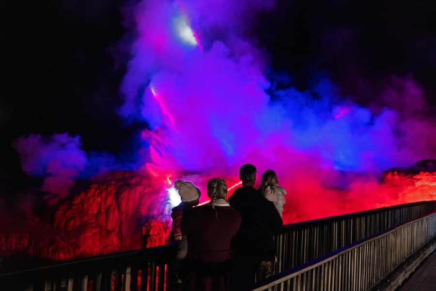 Rotorua: Marama Geyser Light Trail & Geothermal Experience - Starting at Te Puia and finding the first scenes
