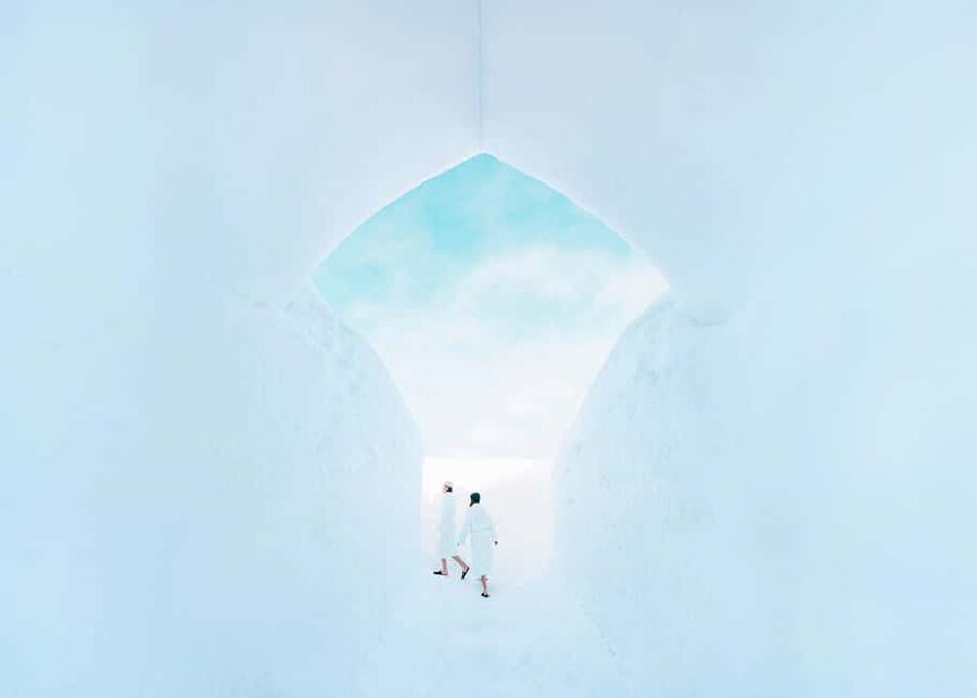 Rovaniemi: Arctic SnowHotel Tour and Snow Sauna Experience - Entering Arctic SnowHotel from Rovaniemi