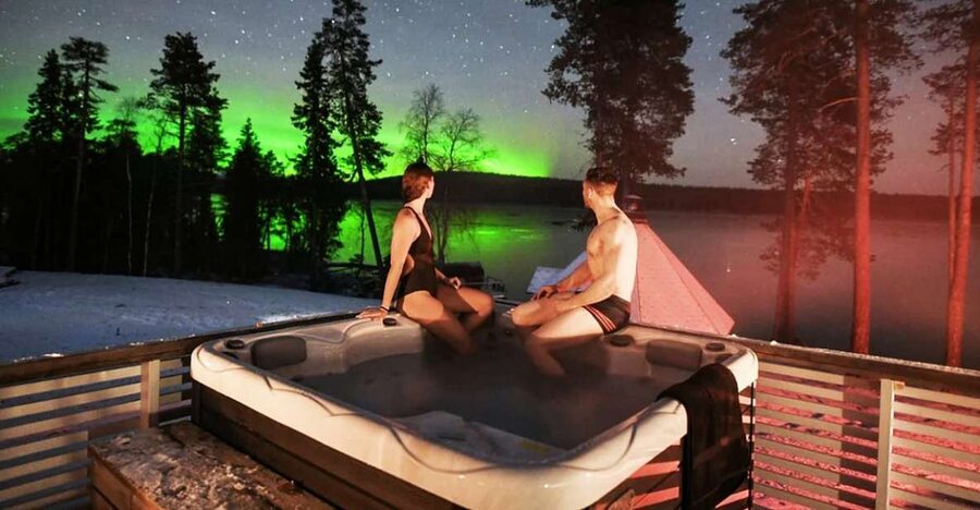 Rovaniemi: Northern Lights Trip with Arctic Sauna & Jacuzzi - From Rovaniemi to an Arctic forest retreat