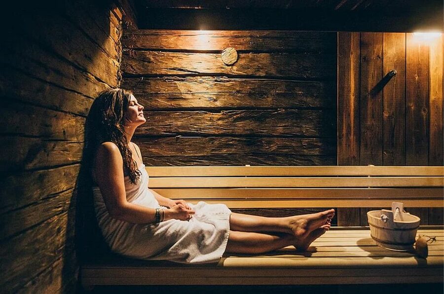 Rovaniemi: Northern Lights Trip with Arctic Sauna & Jacuzzi - What the $101 price really covers