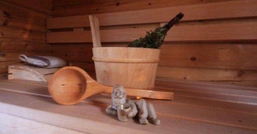 Rovaniemi: Private Sauna, Jacuzzi and Dinner - Key points at a glance