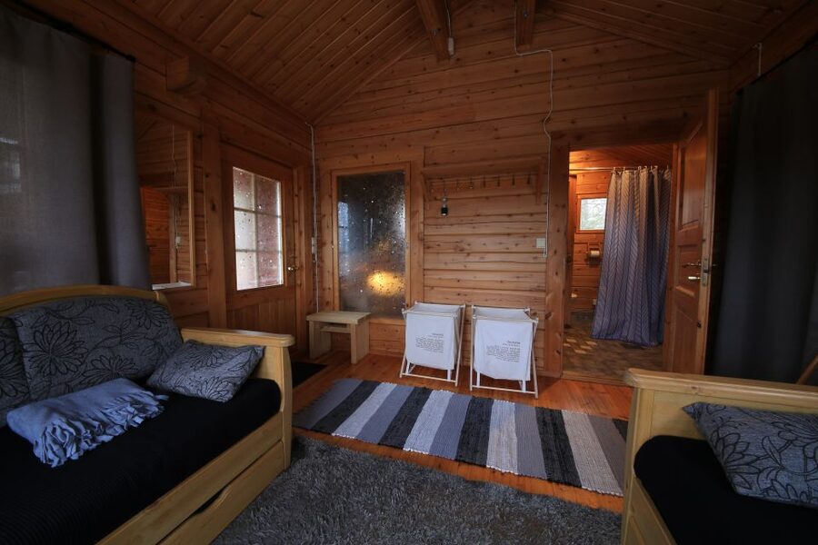 Rovaniemi: Private Sauna, Jacuzzi and Dinner - The lake view changes with the season