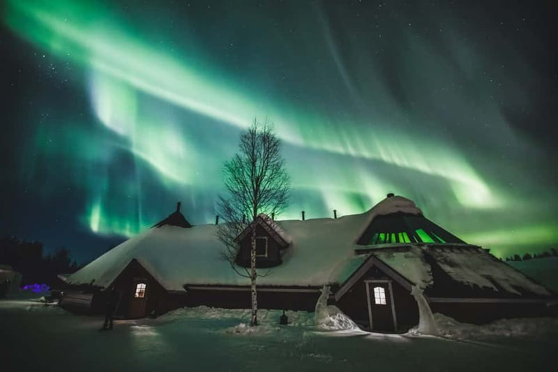Rovaniemi: Snow Sauna Experience, Jacuzzi and Dinner in Kota - Dinner by the fire in the warm Kota