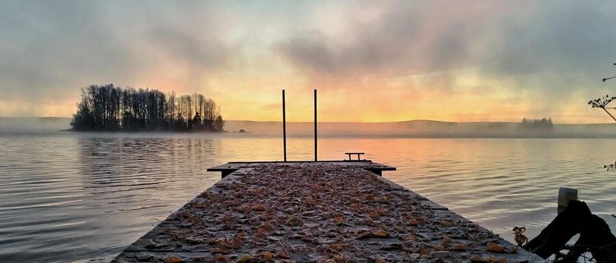 Rovaniemi: Traditional Sauna and Ice Swimming Experience - The ice plunge is short, cold, and optional