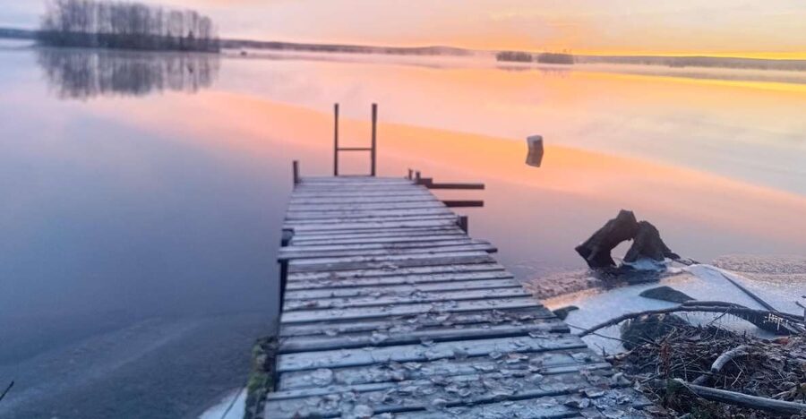 Rovaniemi: Traditional Sauna and Ice Swimming Experience - Who will enjoy Pajasauna most?