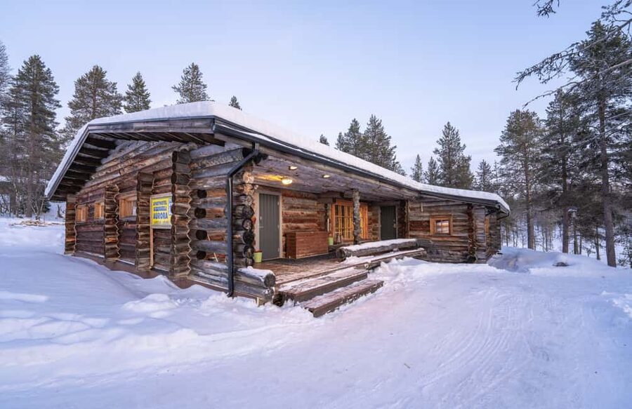 Saariselkä: Kuukkeli Saunaworld (Smoke Sauna) - How social is this public sauna?