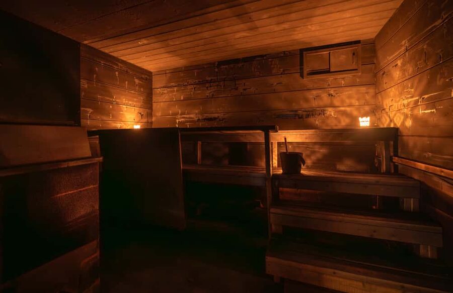 Saariselkä: Kuukkeli Saunaworld (Smoke Sauna) - Warm water, cold water, and the Arctic reset