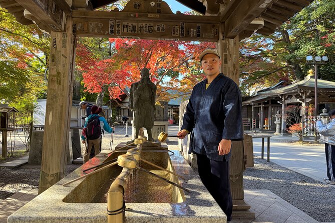 Samurai Guide Sho’s Mt. Takao Hike, Temple & Onsen from Shinjuku - Yakuo-in Temple and the customs of prayer