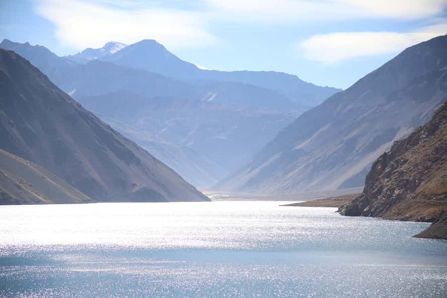 Santiago: Full day Embalse del Yeso, Casa de Chocolate, picnic & Hot Springs - The blue water of Embalse del Yeso
