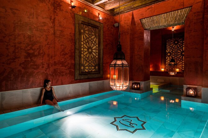 Seville City Tour and Thermal Baths Ticket - Santa Cruz, Seville’s former Jewish Quarter