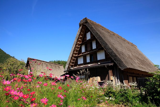 Shirakawago(UNESCO world heritage)/ Onsen / Hiking / 1day tour - Shirakawa-go and the craft of the steep roofs