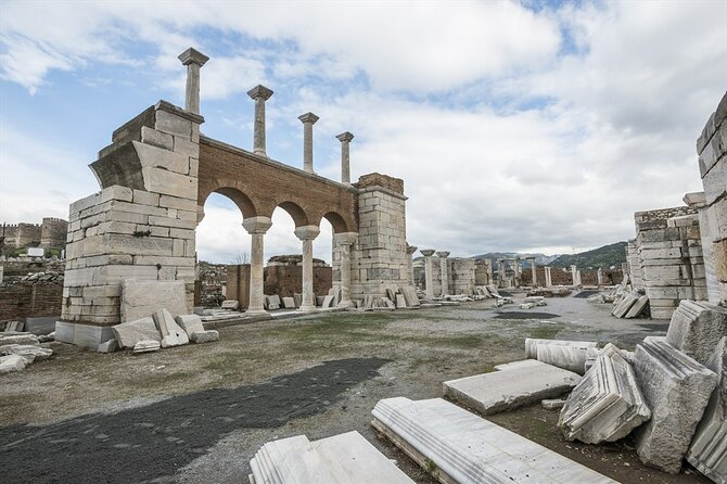 St John Basilica & Virgin Mary House + Lunch /OPT Turkish Bath - Meeting your guide at Ege Port