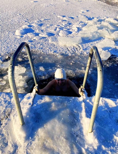 Stockholm: Traditional Sauna & Polar Plunge in Baltic Sea - A Swedish sauna beside the Baltic Sea