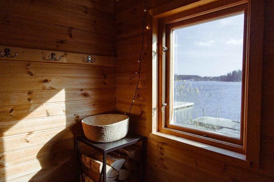 Stockholm: Traditional Sauna & Polar Plunge in Baltic Sea - Who will enjoy this most