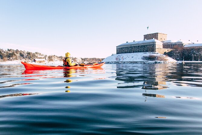 Stockholm: Winter Kayaking, Swedish Fika and hot Sauna Experience - Norrhamnen and Vaxholm’s fishing cottages