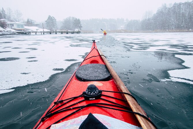 Stockholm: Winter Kayaking, Swedish Fika and hot Sauna Experience - Fika by the water, then the heat of the sauna